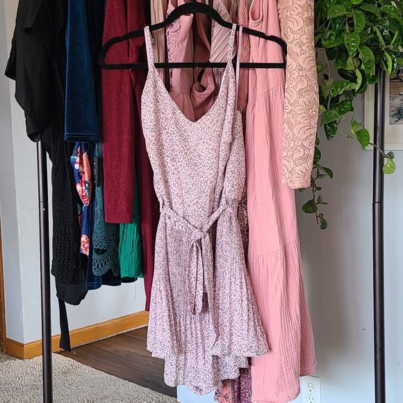 She + Sky Women's Lavender Floral Romper Jumpsuit with Front Tie Detail | Size M - Picture 2 of 7